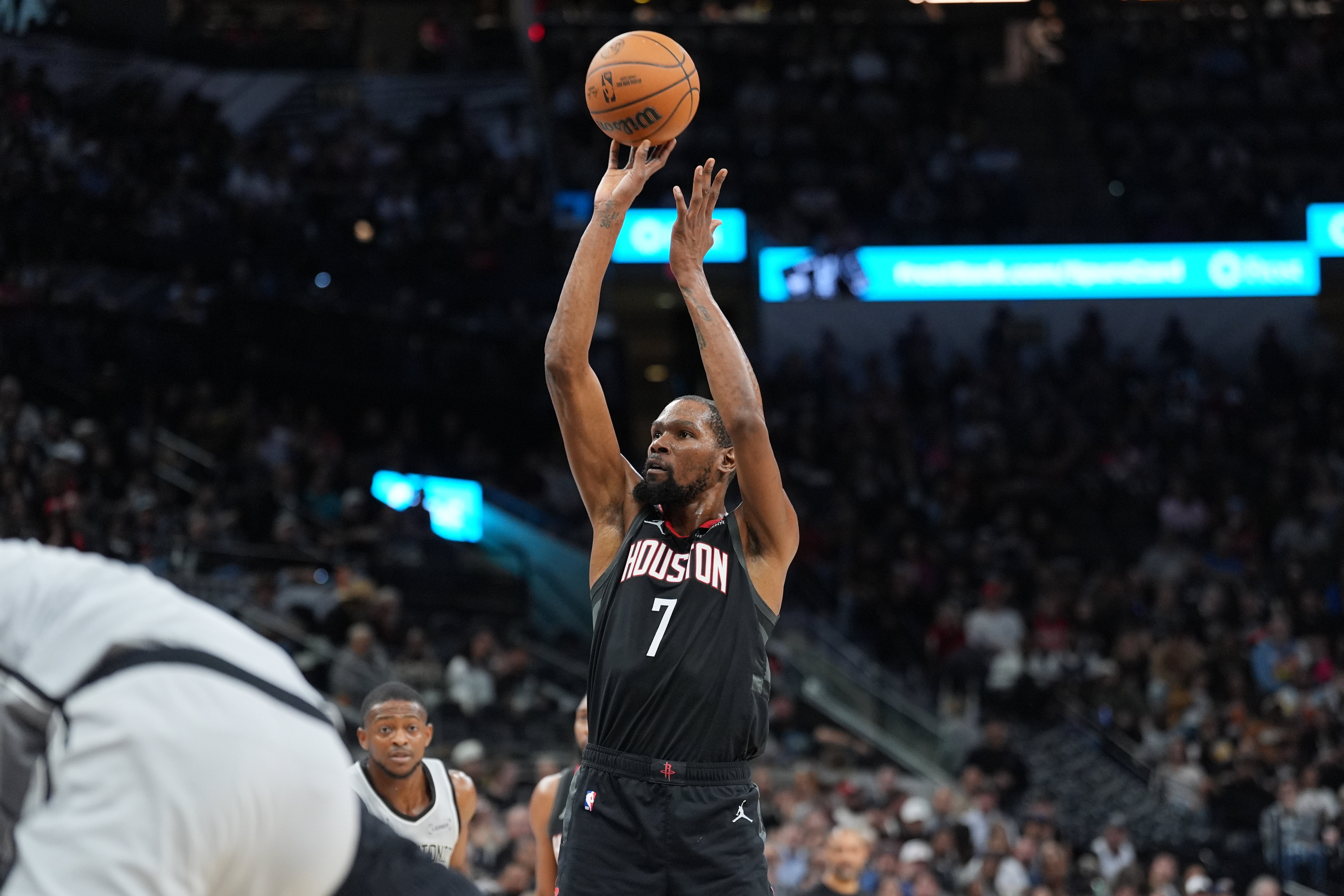 华体会综合平台入口-杜兰特生涯第343场至少30分且TS60%+ 历史第二多&amp;詹姆斯411第一